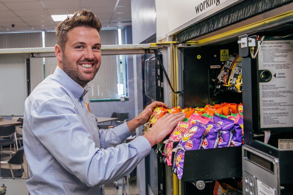 vending machine untuk orang bekerja_Fahzal Shahrel