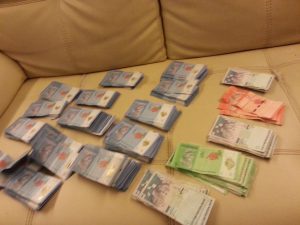 Duit kutipan kerusi urut 2